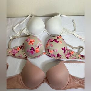 3 women’s size 32D Victoria secret and Pink bras